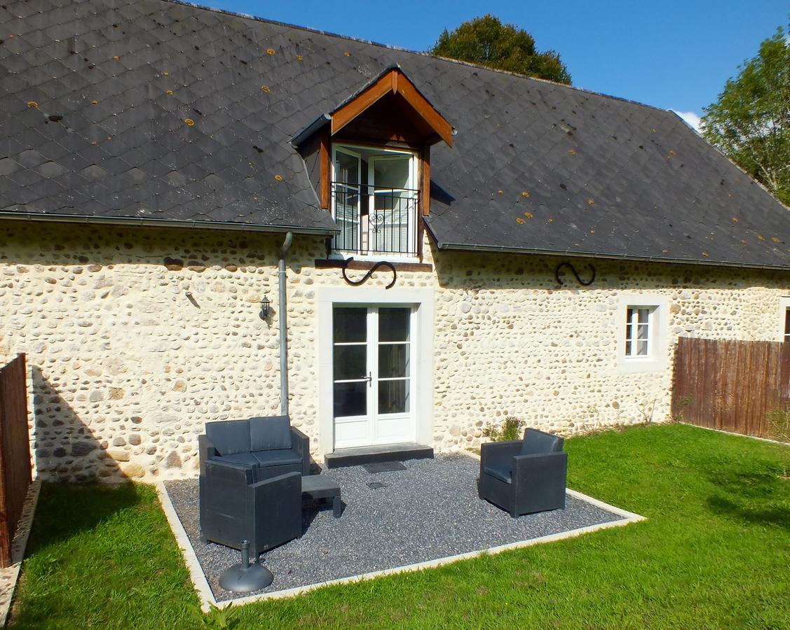 Monein B&B Au Moulin 1771 الغرفة الصورة
